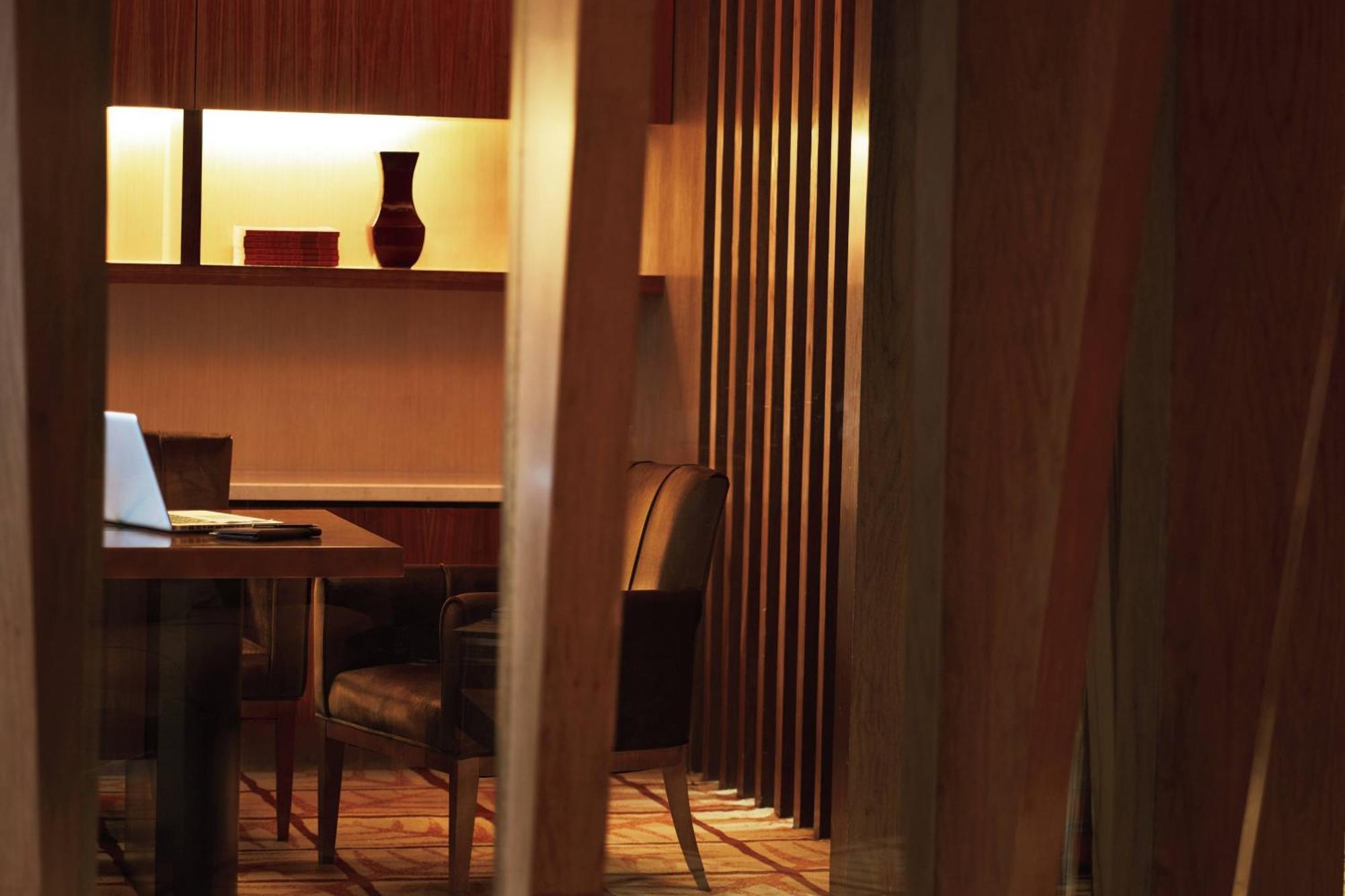 Sheraton Ningbo Hotel - Tianyi Square Екстериор снимка