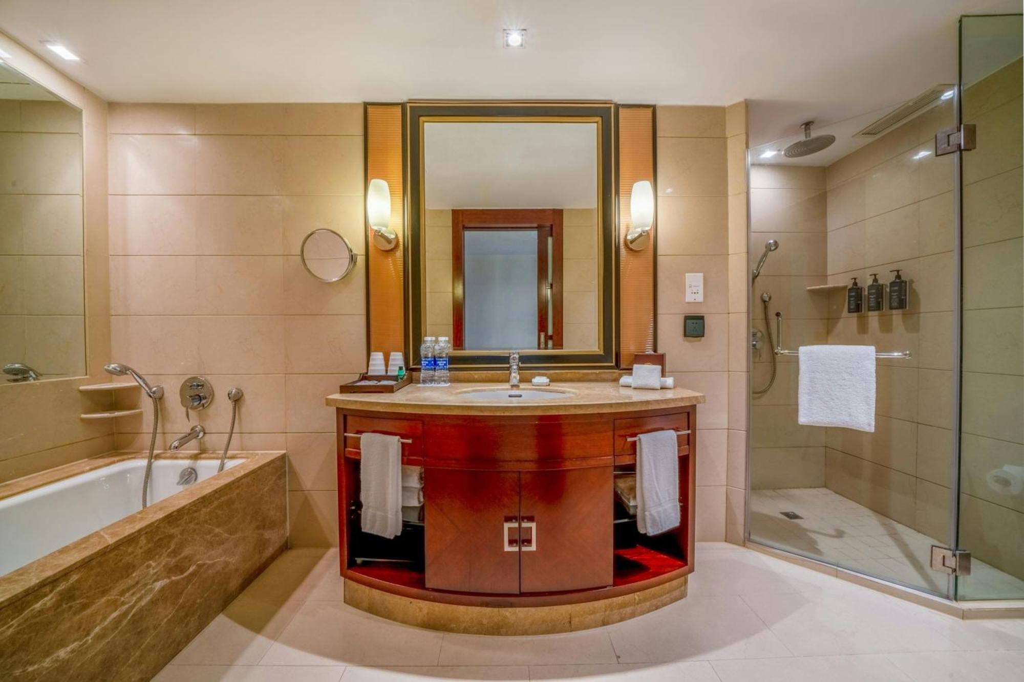 Sheraton Ningbo Hotel - Tianyi Square Екстериор снимка