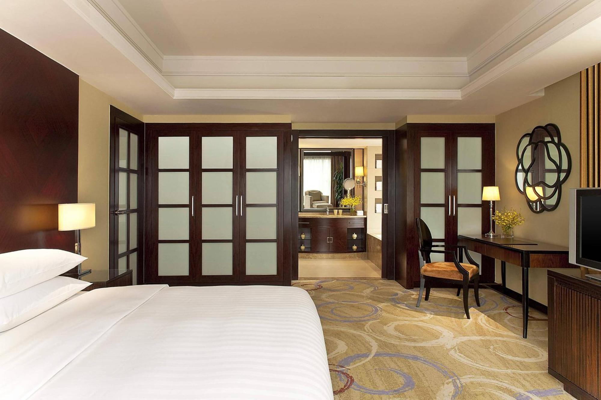 Sheraton Ningbo Hotel - Tianyi Square Екстериор снимка